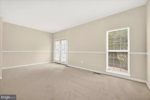 Living - 2000 Sumner Dr, Frederick, MD 21702 photo 2 of 6