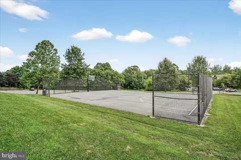 Exterior - 2000 Sumner Dr, Frederick, MD 21702 photo 10 of 29