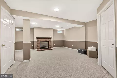 Living - 2000 Sumner Dr, Frederick, MD 21702 photo 5 of 6