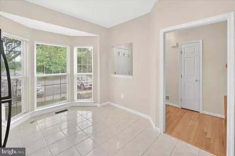 Entry Way - 2000 Sumner Dr, Frederick, MD 21702 photo 2 of 4