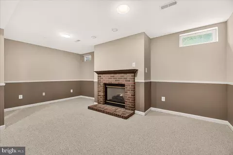 Living - 2000 Sumner Dr, Frederick, MD 21702 photo 6 of 6