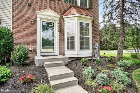 Exterior - 2000 Sumner Dr, Frederick, MD 21702 photo 3 of 29