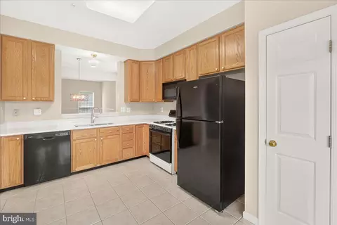 Kitchen - 2000 Sumner Dr, Frederick, MD 21702 photo 3 of 4