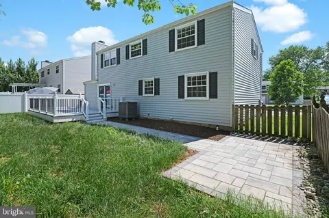 Exterior - 1824 Lawnview Dr, Frederick, MD 21702 photo 5 of 7