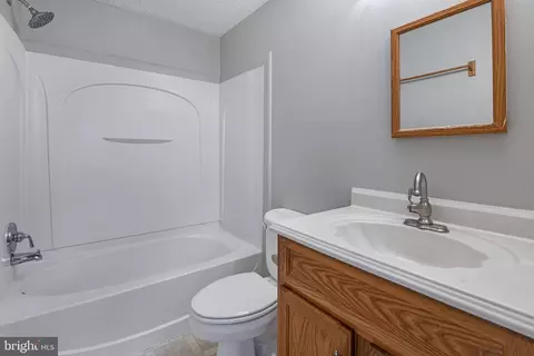 Bath - 1824 Lawnview Dr, Frederick, MD 21702 photo 1 of 2