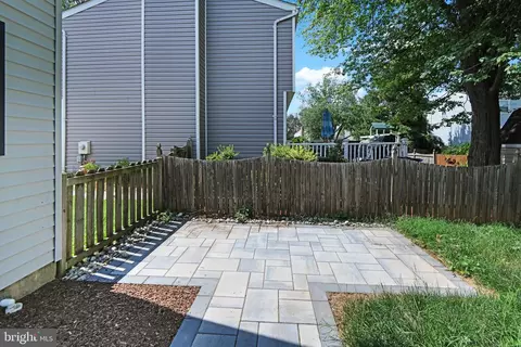 Exterior - 1824 Lawnview Dr, Frederick, MD 21702 photo 4 of 7