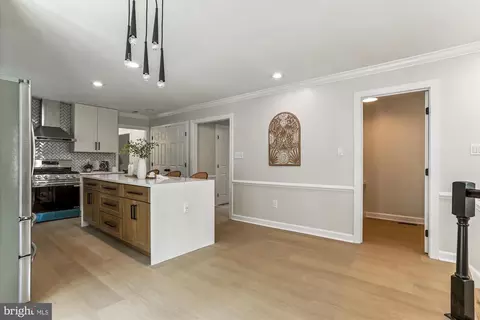 Entry Way - 5301 Sovereign Pl, Frederick, MD 21703 photo 4 of 12