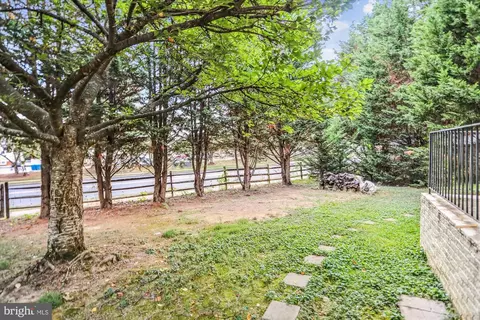 Exterior - 5301 Sovereign Pl, Frederick, MD 21703 photo 6 of 12