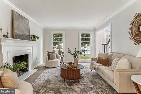 Living - 5301 Sovereign Pl, Frederick, MD 21703 photo 6 of 6