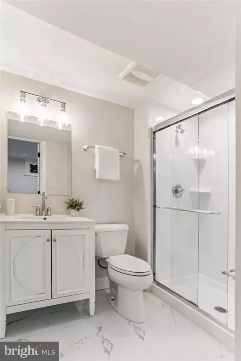 Bath - 5301 Sovereign Pl, Frederick, MD 21703 photo 10 of 10