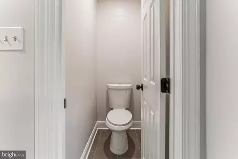 Entry Way - 5301 Sovereign Pl, Frederick, MD 21703 photo 10 of 12