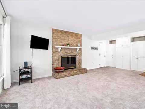 Living - 2204 Banner Hill Rd, Frederick, MD 21702 photo 6 of 8