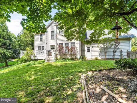 Exterior - 2204 Banner Hill Rd, Frederick, MD 21702 photo 7 of 12