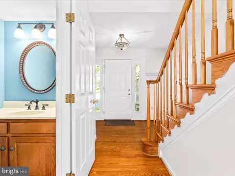 Entry Way - 2204 Banner Hill Rd, Frederick, MD 21702 photo 2 of 4