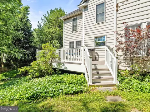 Exterior - 2204 Banner Hill Rd, Frederick, MD 21702 photo 5 of 12