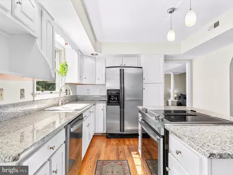 Kitchen - 2204 Banner Hill Rd, Frederick, MD 21702 photo 4 of 4