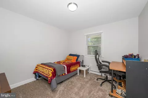 Bedroom - 907 Chestnut St, Frederick, MD 21703 photo 5 of 6