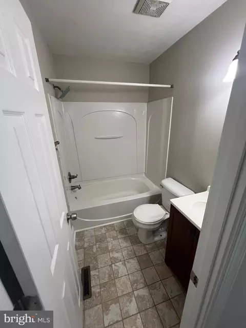553 Cotswold Ct, Frederick, MD 21703 photo 8