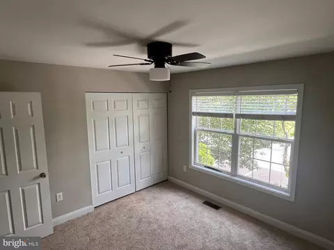 553 Cotswold Ct, Frederick, MD 21703 photo 2
