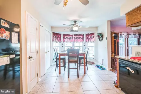 113 New Castle Ct, Frederick, MD 21702 photo 9