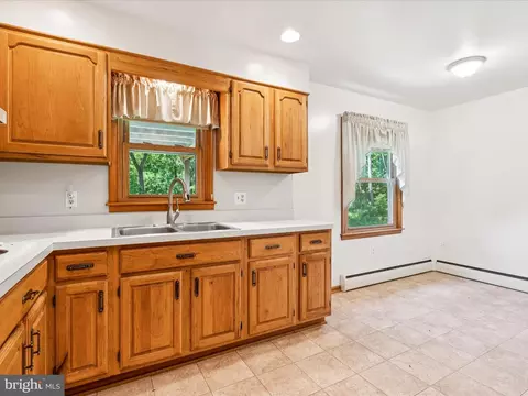Kitchen - 5149 Shookstown Rd, Frederick, MD 21702 photo 4 of 5
