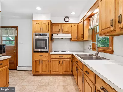 Kitchen - 5149 Shookstown Rd, Frederick, MD 21702 photo 3 of 5