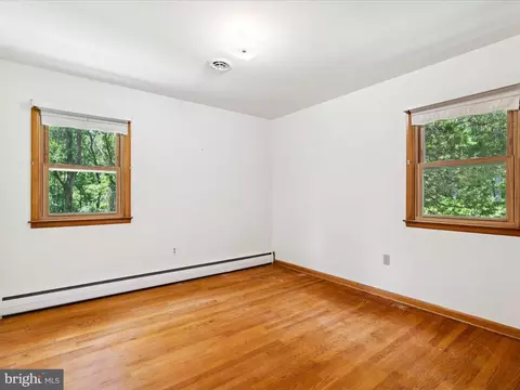 Bedroom - 5149 Shookstown Rd, Frederick, MD 21702 photo 5 of 6