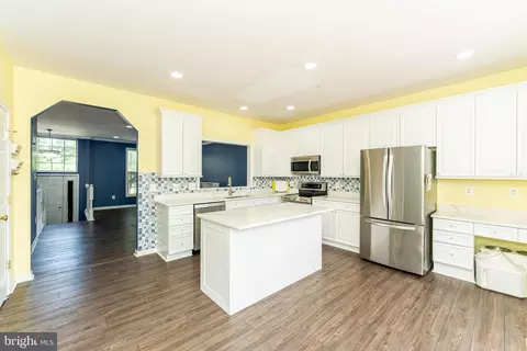 Kitchen - 5145 Mclauren Ln, Frederick, MD 21703 photo 2 of 4