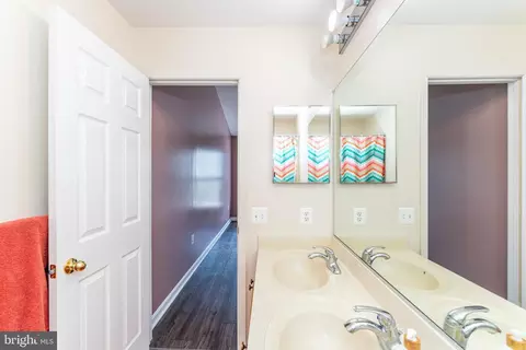 Entry Way - 5145 Mclauren Ln, Frederick, MD 21703 photo 3 of 6