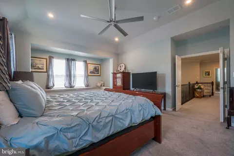 Bedroom - 5745 Hawk Ridge Rd, Frederick, MD 21704 photo 6 of 8