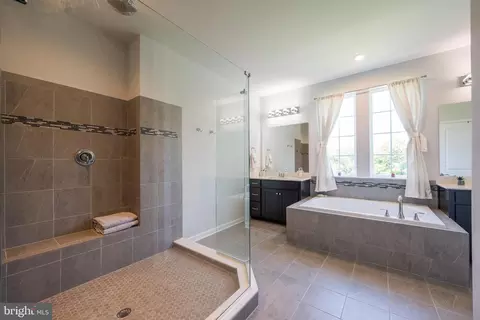Bath - 5745 Hawk Ridge Rd, Frederick, MD 21704 photo 1 of 1