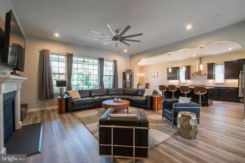 Entry Way - 5745 Hawk Ridge Rd, Frederick, MD 21704 photo 4 of 27