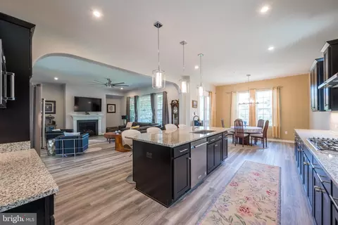 Entry Way - 5745 Hawk Ridge Rd, Frederick, MD 21704 photo 6 of 27