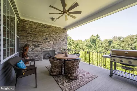 Exterior - 5745 Hawk Ridge Rd, Frederick, MD 21704 photo 3 of 12
