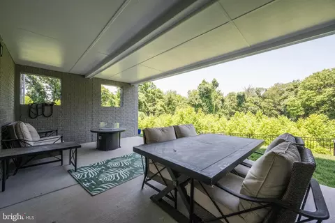 Exterior - 5745 Hawk Ridge Rd, Frederick, MD 21704 photo 8 of 12