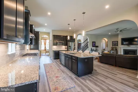 Entry Way - 5745 Hawk Ridge Rd, Frederick, MD 21704 photo 9 of 27