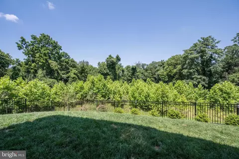 Exterior - 5745 Hawk Ridge Rd, Frederick, MD 21704 photo 11 of 12