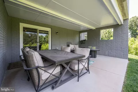 Exterior - 5745 Hawk Ridge Rd, Frederick, MD 21704 photo 10 of 12