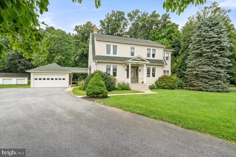 Exterior - 10 Linda Ct, Thurmont, MD 21788 photo 2 of 10