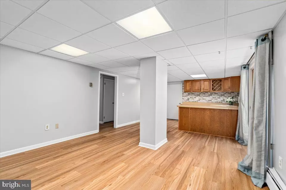 Living - 10 Linda Ct, Thurmont, MD 21788 photo 3 of 3