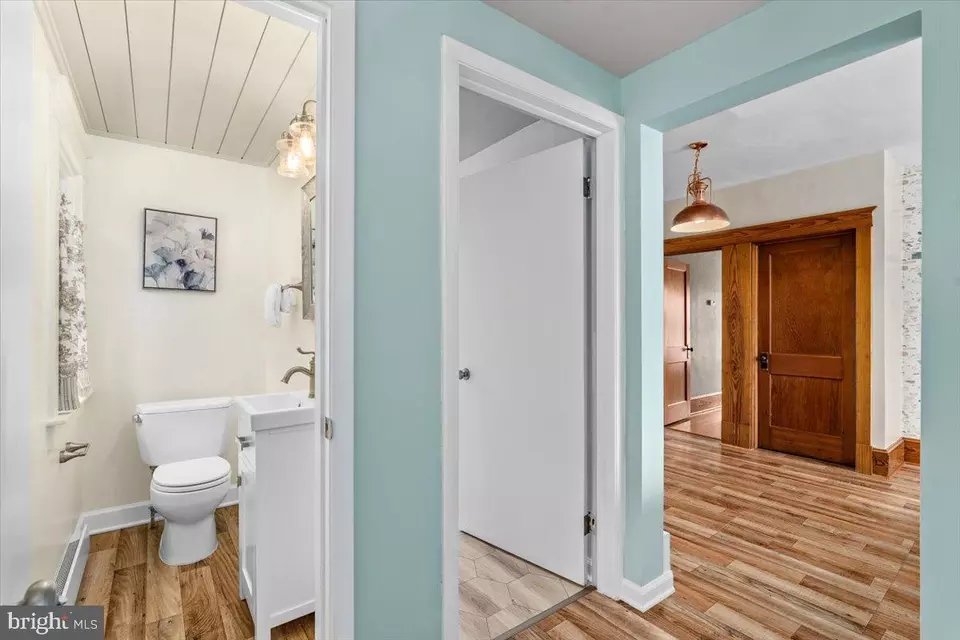 Entry Way - 10 Linda Ct, Thurmont, MD 21788 photo 6 of 10