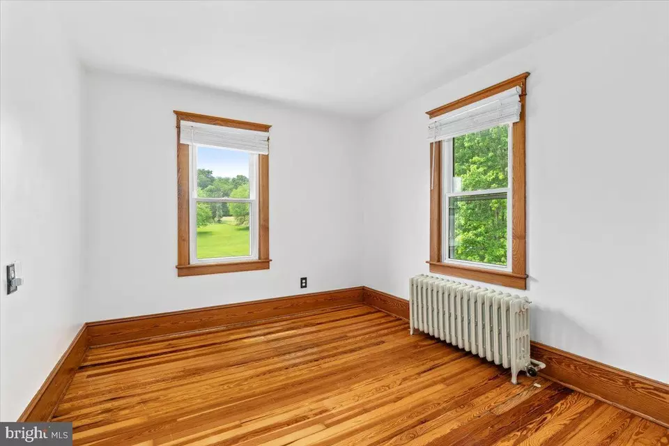 Bedroom - 10 Linda Ct, Thurmont, MD 21788 photo 6 of 8