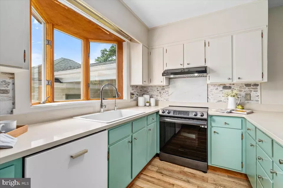 Kitchen - 10 Linda Ct, Thurmont, MD 21788 photo 5 of 6