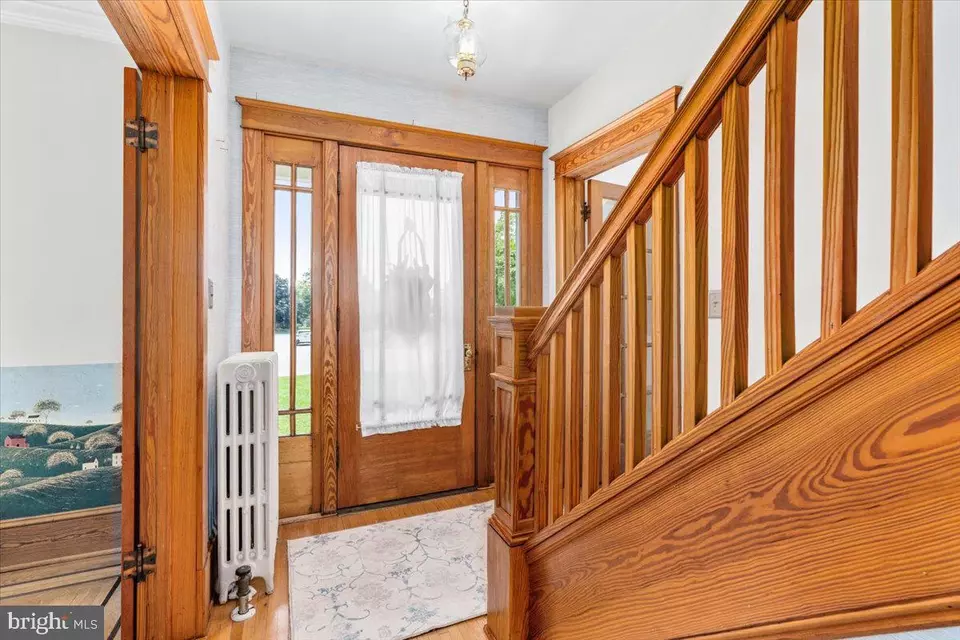 Entry Way - 10 Linda Ct, Thurmont, MD 21788 photo 2 of 10