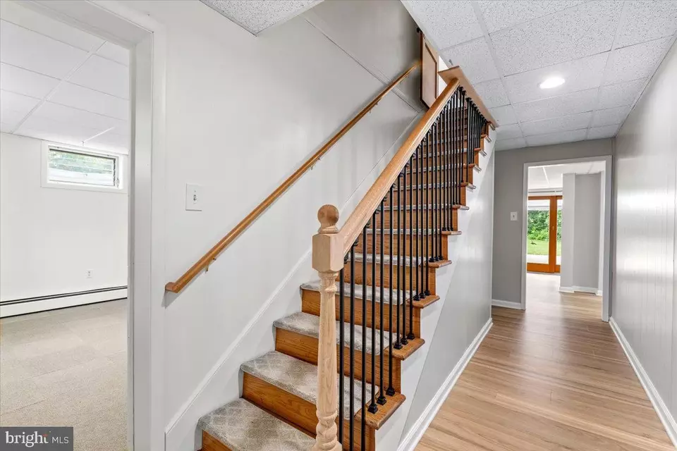 Entry Way - 10 Linda Ct, Thurmont, MD 21788 photo 9 of 10
