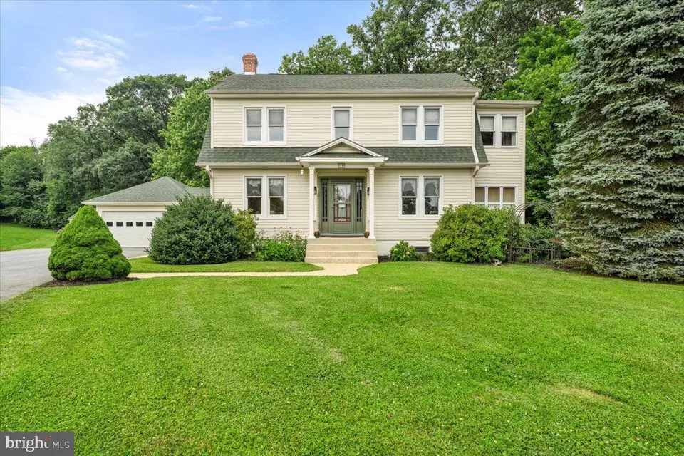 Exterior - 10 Linda Ct, Thurmont, MD 21788 photo 1 of 10