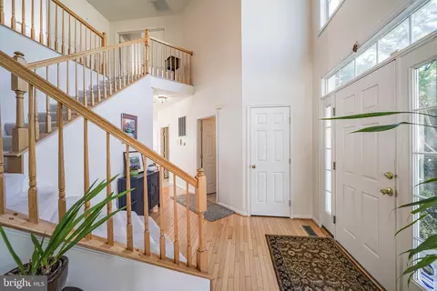 Entry Way - 1824 Eagle Rock Ln, Frederick, MD 21702 photo 2 of 11