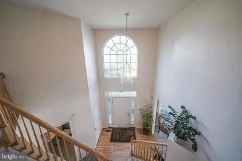 Entry Way - 1824 Eagle Rock Ln, Frederick, MD 21702 photo 6 of 11
