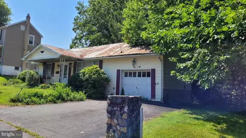 16 W G St, Brunswick, MD 21716