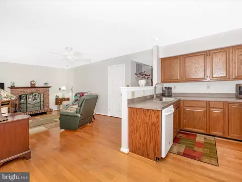 6405 Devonshire Ln, Frederick, MD 21703 photo 12